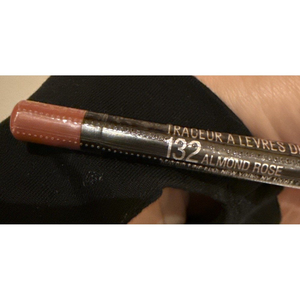 Maybelline ColorSensational Shaping Lip Liner Pencil Color Shade 132 Almond Rose